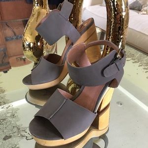 Anthropologie Gee Wana Wensum Grey Clog